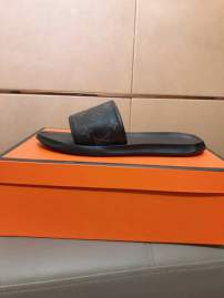 Picture of Louis Vuitton Slippers _SKULVsz38-44mnf05051322